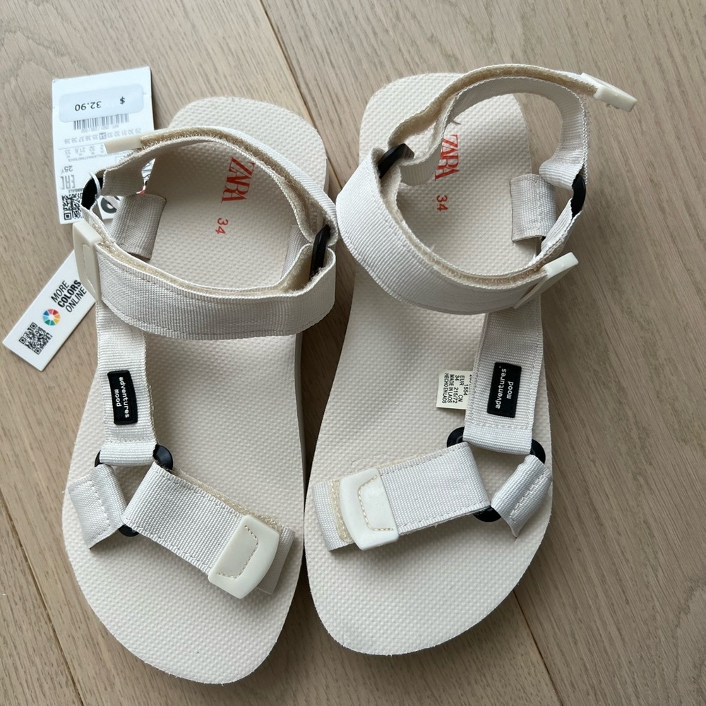 Zara Kids. Sandals. New. Size 34